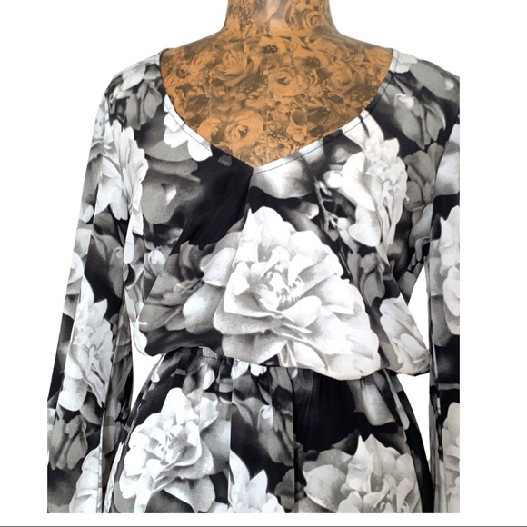 Show Me Your MuMu Rainey faux wrap floral print dress with keyhole back sz small - Picture 3 of 5